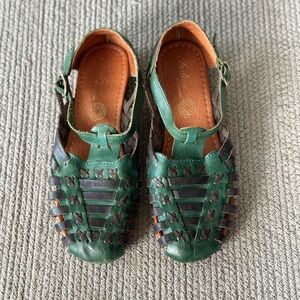 Vintage Indios Green Navy Blue Woven Leather Sandals Sz 8